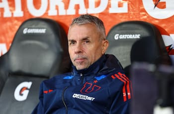 Alarma en la U sobre el futuro de Gustavo Álvarez: partido de La Roja podría ser clave