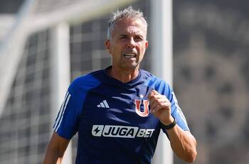Decisión clave en la U: Gustavo Álvarez da el visto bueno para salida de una de las joyas del club