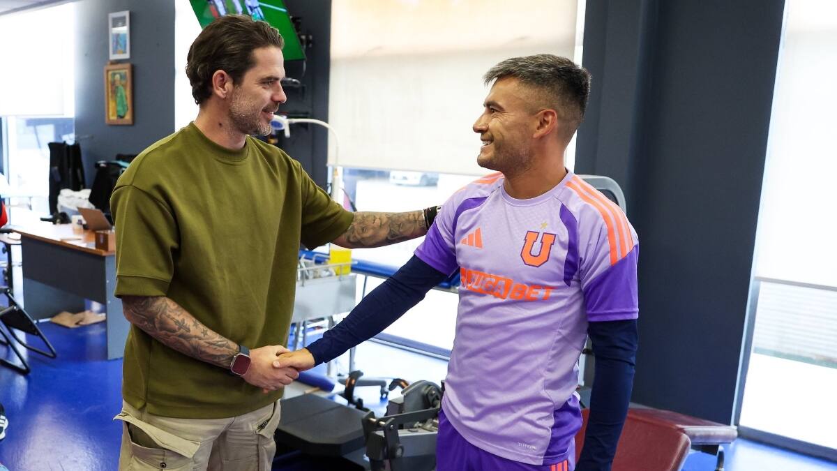 Fernando Gago inicia su ciclo en la U con un primer encuentro junto a Charles Aránguiz
