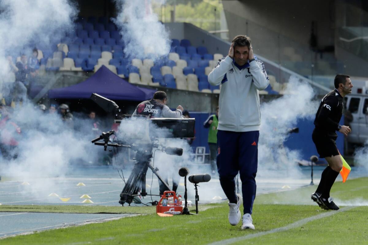 Universidad de Chile quiere evitar desmanes en el Superclásico. El antecedente del Clásico Universitario preocupa. Foto: Aton