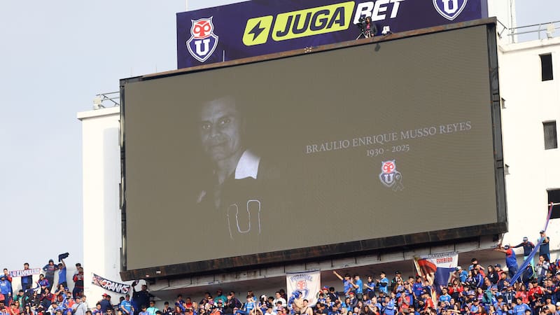 VIDEO: El emotivo homenaje que la U le rindió a Braulio Musso en el Estadio Nacional