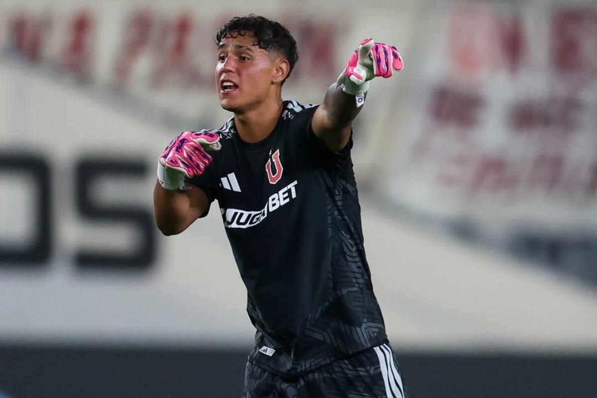 Ignacio Sáez, portero de los azules, en su visita en Lima. Foto: Prensa UCH.