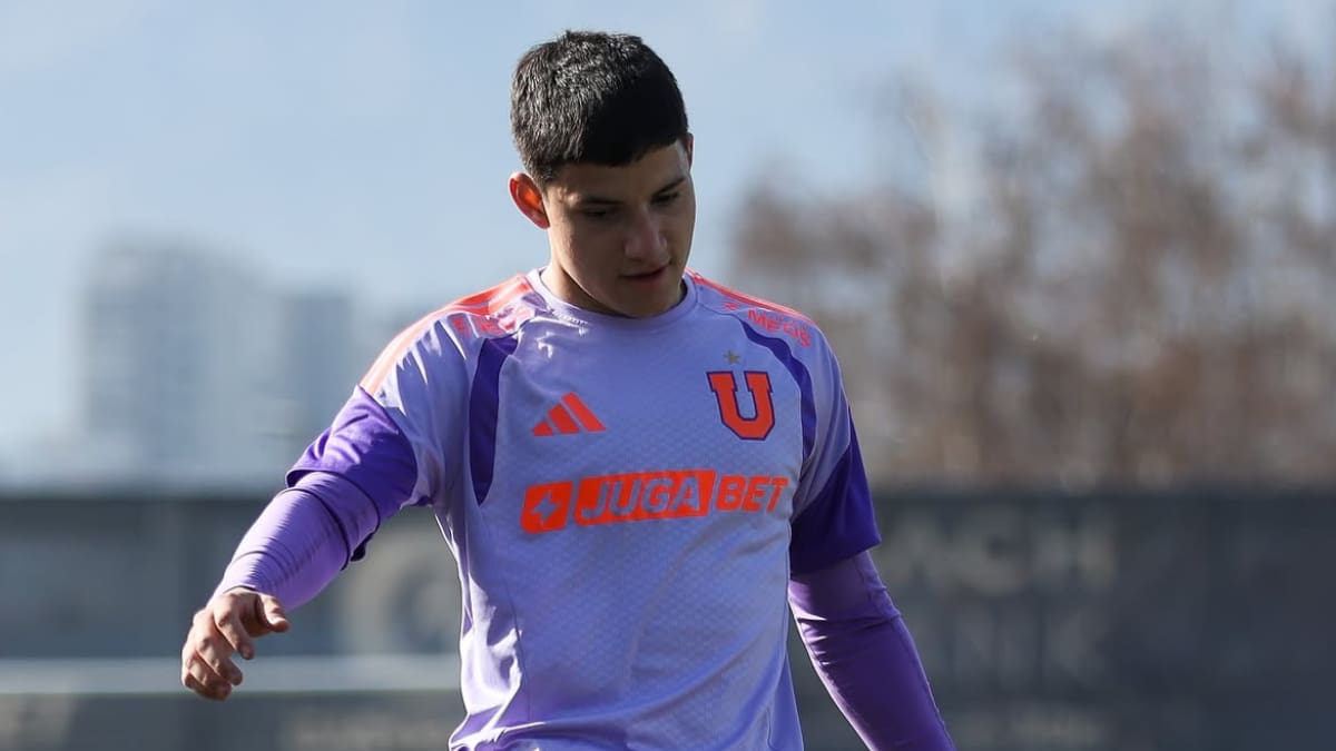 Nadie se lo esperaba: nuevo refuerzo de la U sorprende y revela a su máximo ídolo en el fútbol