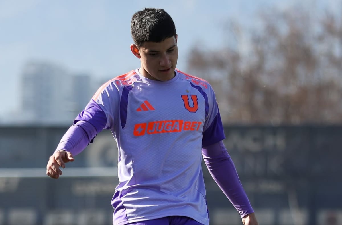 Nadie se lo esperaba: nuevo refuerzo de la U sorprende y revela a su máximo ídolo en el fútbol