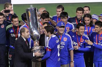 DT campeón con la U va por histórico logro en el fútbol argentino