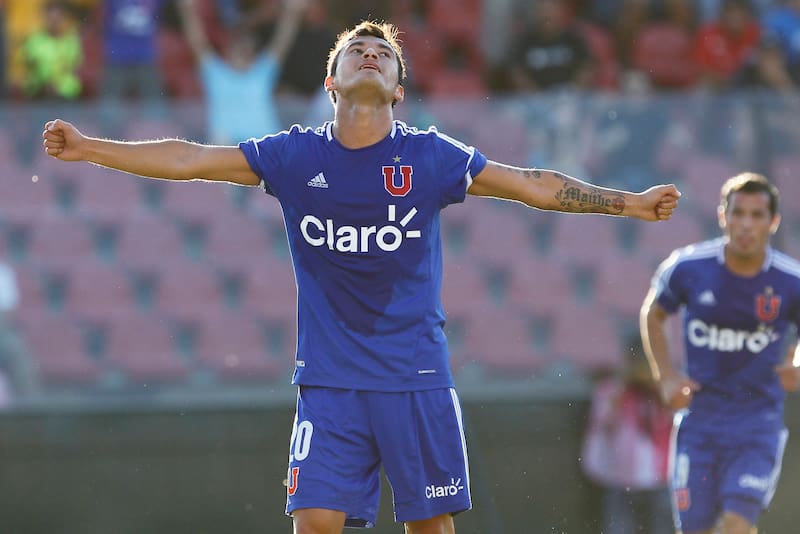 Charles Aránguiz, en la U durante 2013.