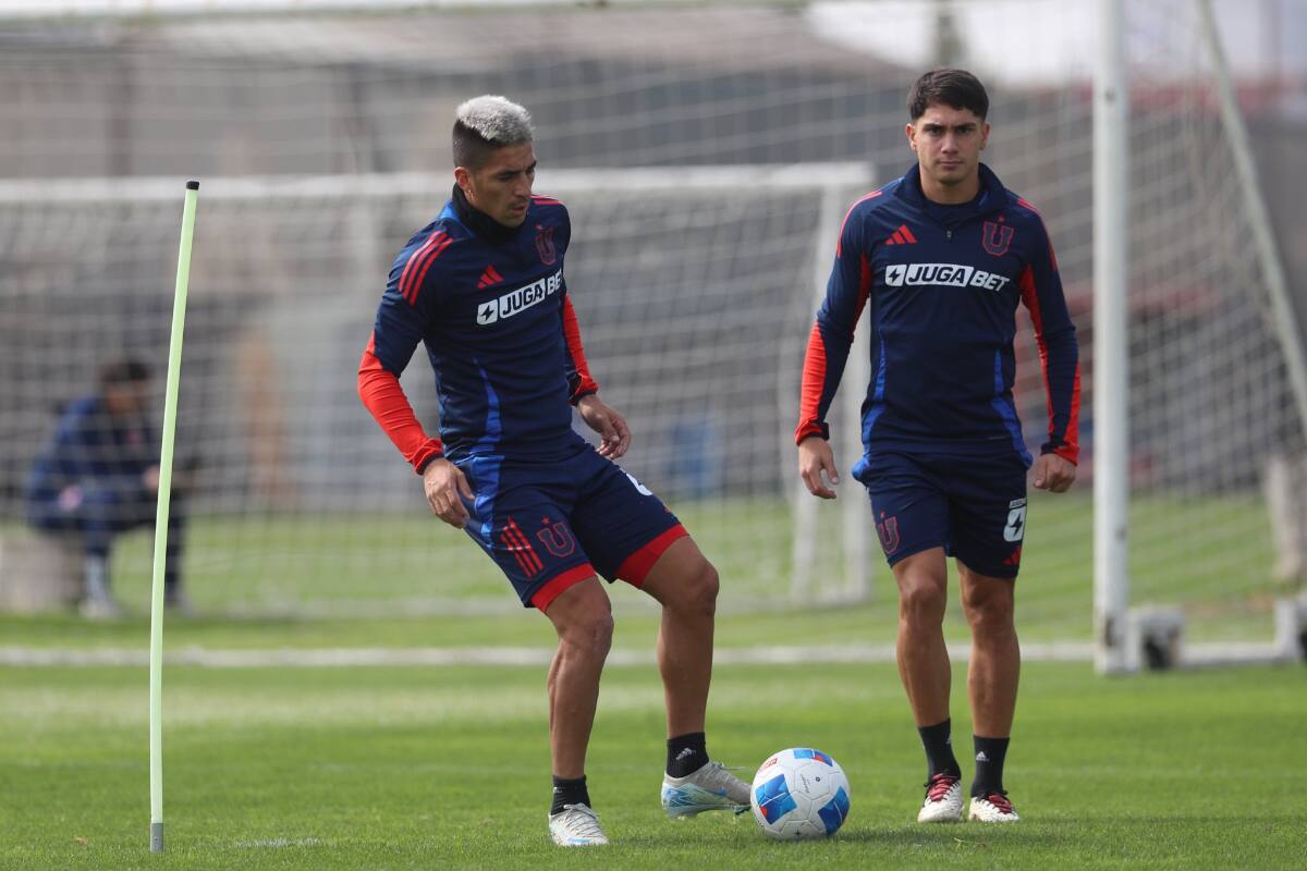 El cuadro azul alcanzó a tener dos entrenamientos para preparar el Superclásico, que luego fue suspendido. (Foto: @UdeChile)