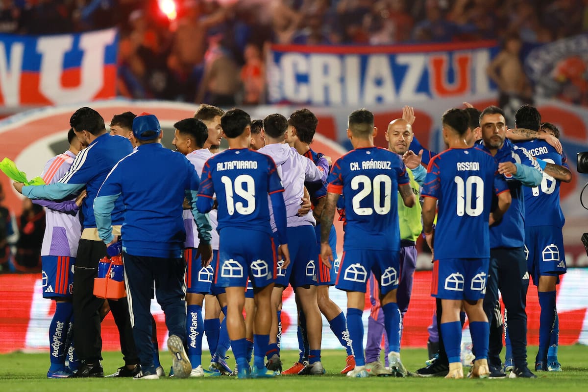 sigue celebrando el Clásico: la sorpresa que se llevaron los jugadores y funcionarios hoy en el CDA. Foto: Aton.