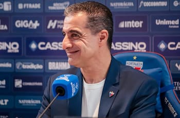 Los detalles de la negociación entre Paiva y la U: control total del DT, contrato a largo plazo y una última traba