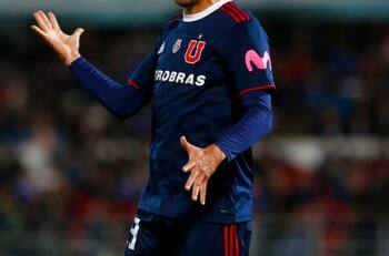 Fue uno de los peores refuerzos en la historia de Universidad de Chile pero hoy es genio y figura en su equipo