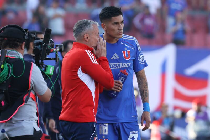 Gustavo Álvarez ante la UC.