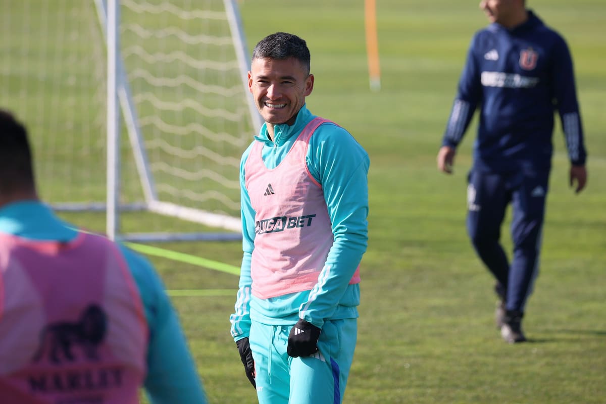 Charles Aránguiz ocupará un dorsal que le trae recuerdos. Foto: Aton.
