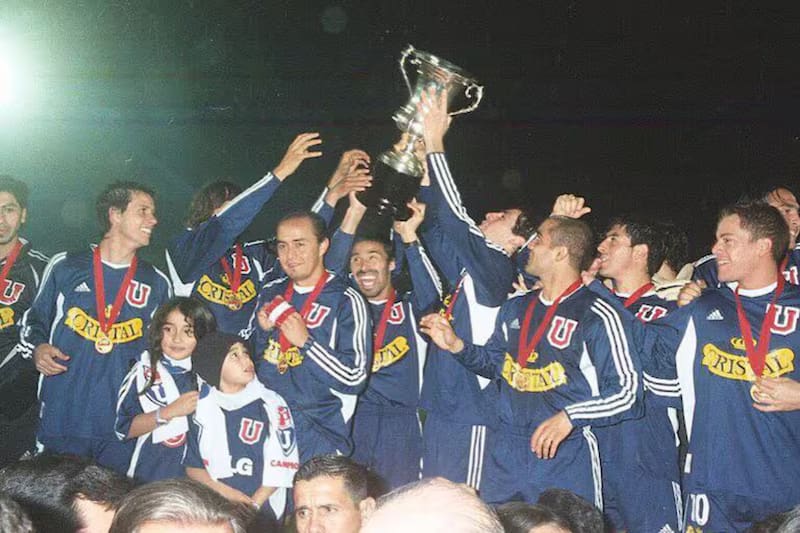 César Henríquez, campeón en 2004, volverá a las divisiones inferiores de la U.