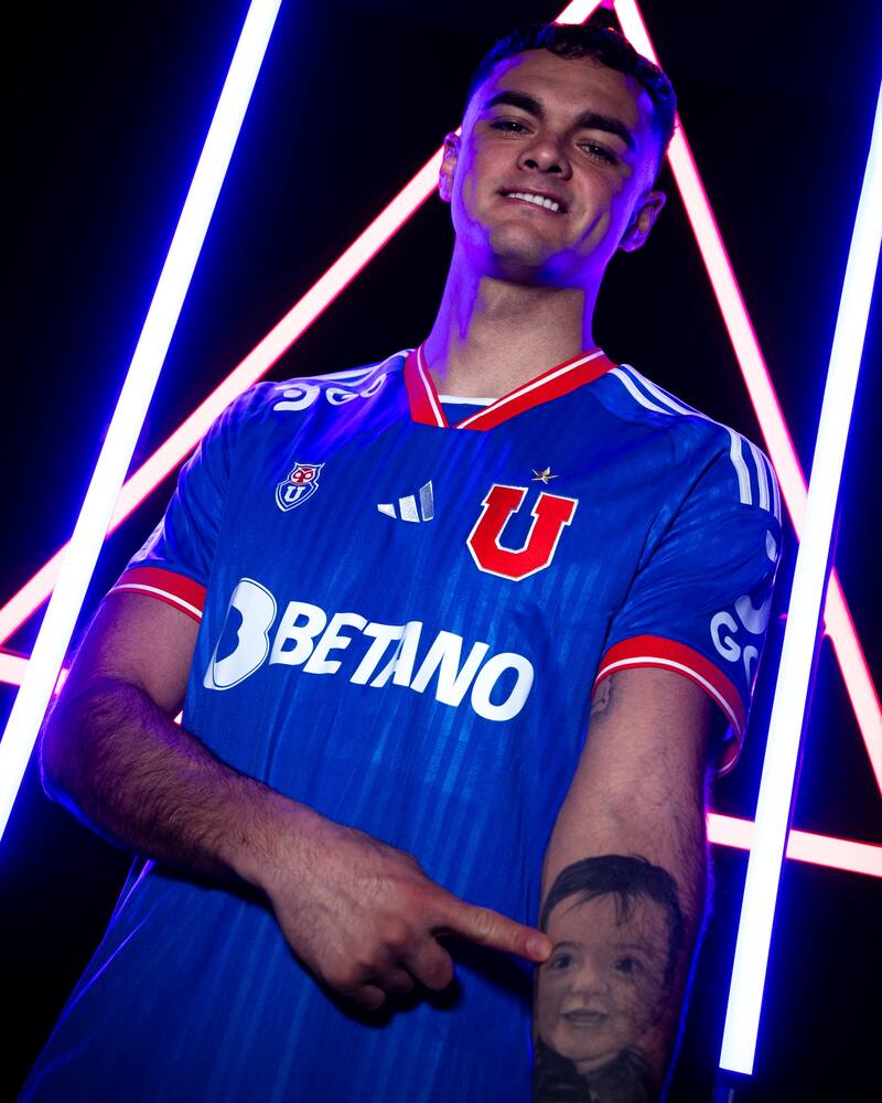 Vicente Fernández, nuevo jugador de la U. Foto: @udechile.