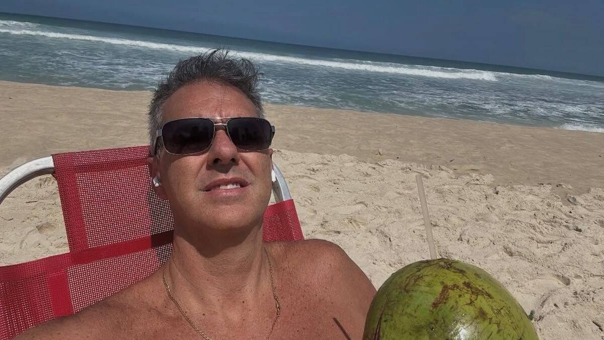 “El dueño del fútbol paraguayo”: el excéntrico representante brasileño al que la U le encarga su futuro