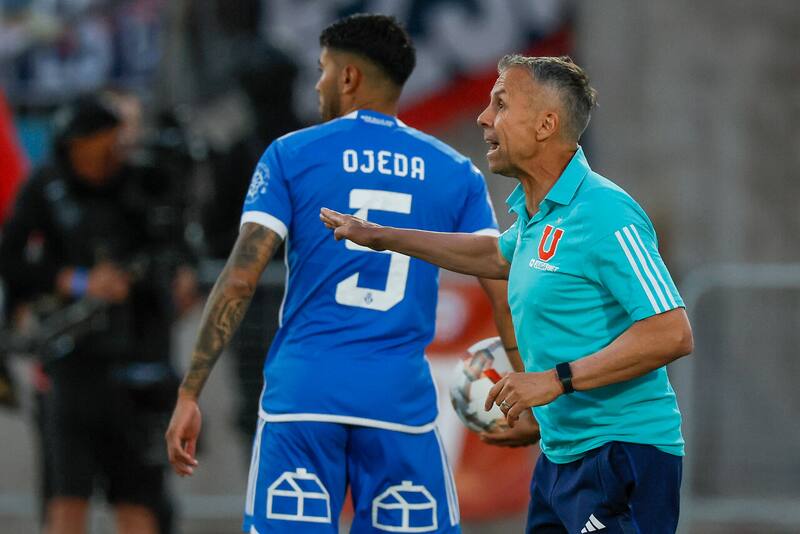No hay espacio para los dos: la U tendrá que decidir entre Fabricio Formiliano y Emmanuel Ojeda. Foto: Aton.
