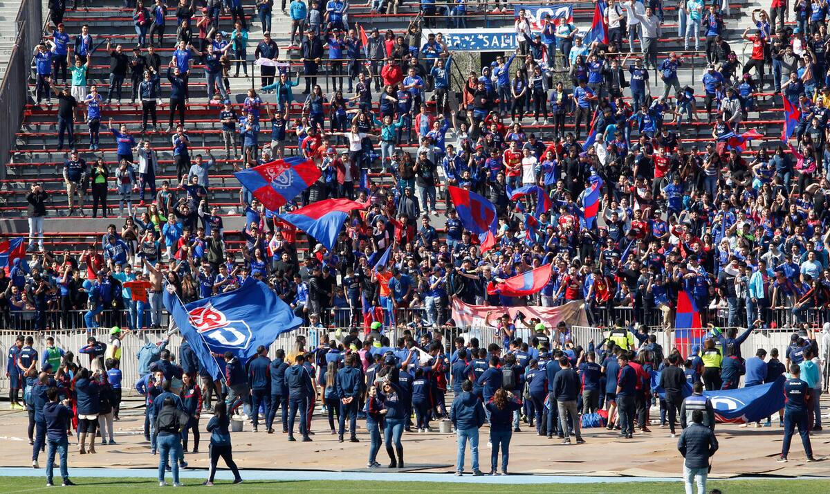 El último banderazo azul en el Estadio Nacional fue el 2019. Foto: Aton.
