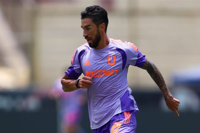 Juan Martín Lucero anotó en el segundo amistoso entre la U y Universitario. Prensa UCH.