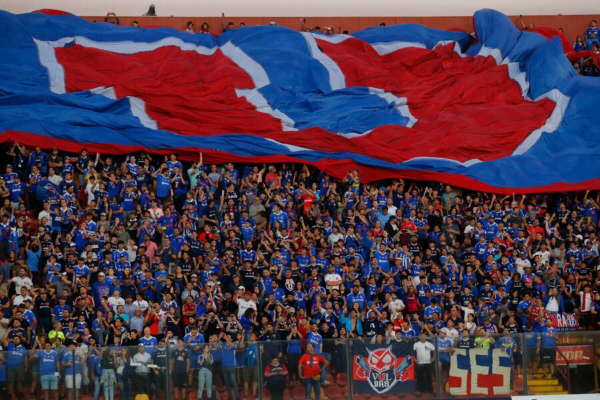 La parcialidad de la U apostada en el estadio Santa Laura. Foto: Aton