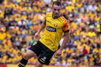 Mientras la U sufre con sus delanteros, este es el duro golpe que recibió Octavio Rivero en Ecuador