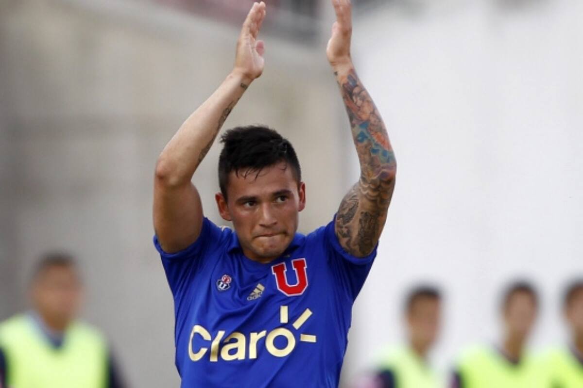 Charles Aránguiz, en su despedida de la U en el año 2013.