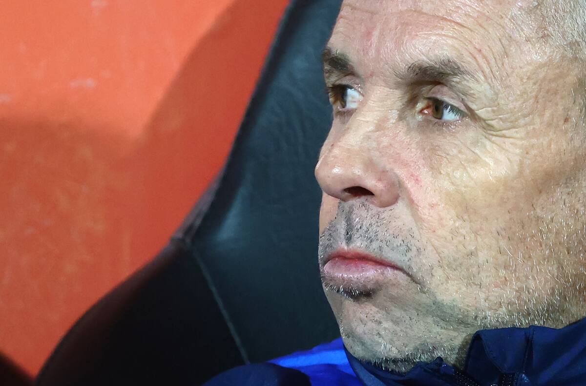 No convenció a Álvarez: el jugador que llegó hace menos de un año y tiene las horas contadas en la U