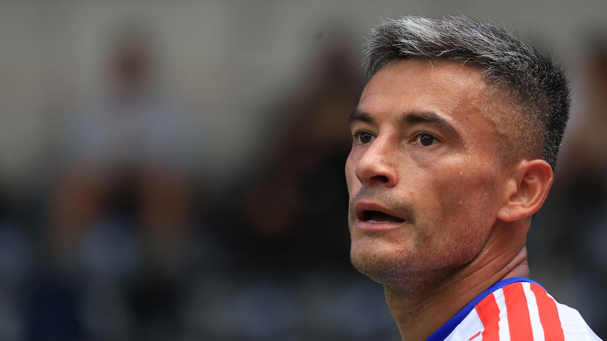 Fuerte autocrítica en la U: Aránguiz apunta a los jugadores y respalda a Meneghini tras derrota
