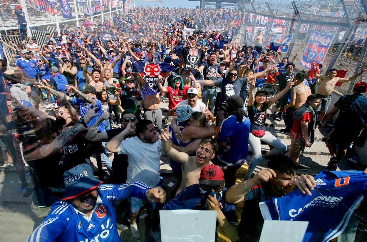 Gobierno se abre a la presencia de hinchas de la U ante Colo Colo en el Monumental