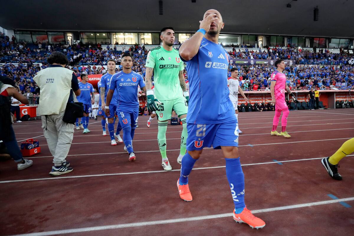 Los azules reaccionaron a la suspensión del Superclásico y apuntó contra barristas de Colo Colo. Foto: Aton.