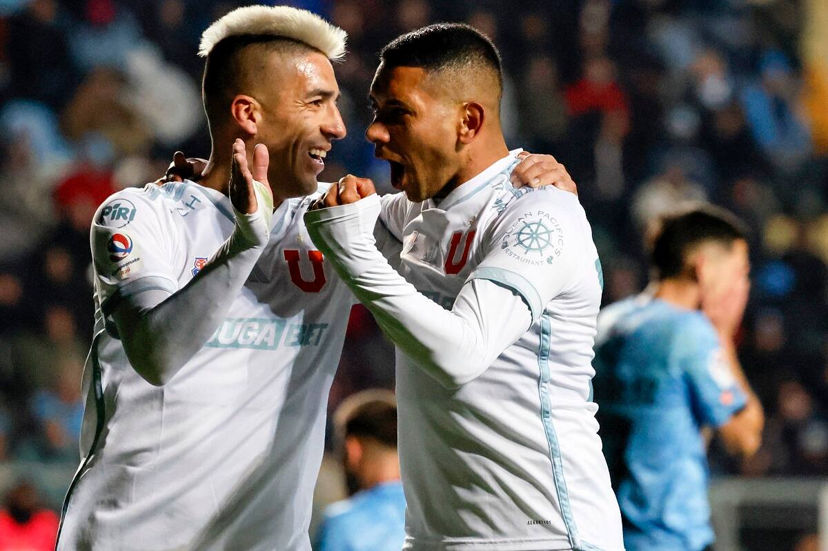 Leandro Fernández y Cristián Palacios en la goleada de la U sobre O'Higgins. Agencia Aton