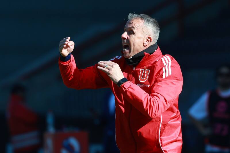 Se le acabó la paciencia de Gustavo Álvarez en U. de Chile. Foto: Aton.