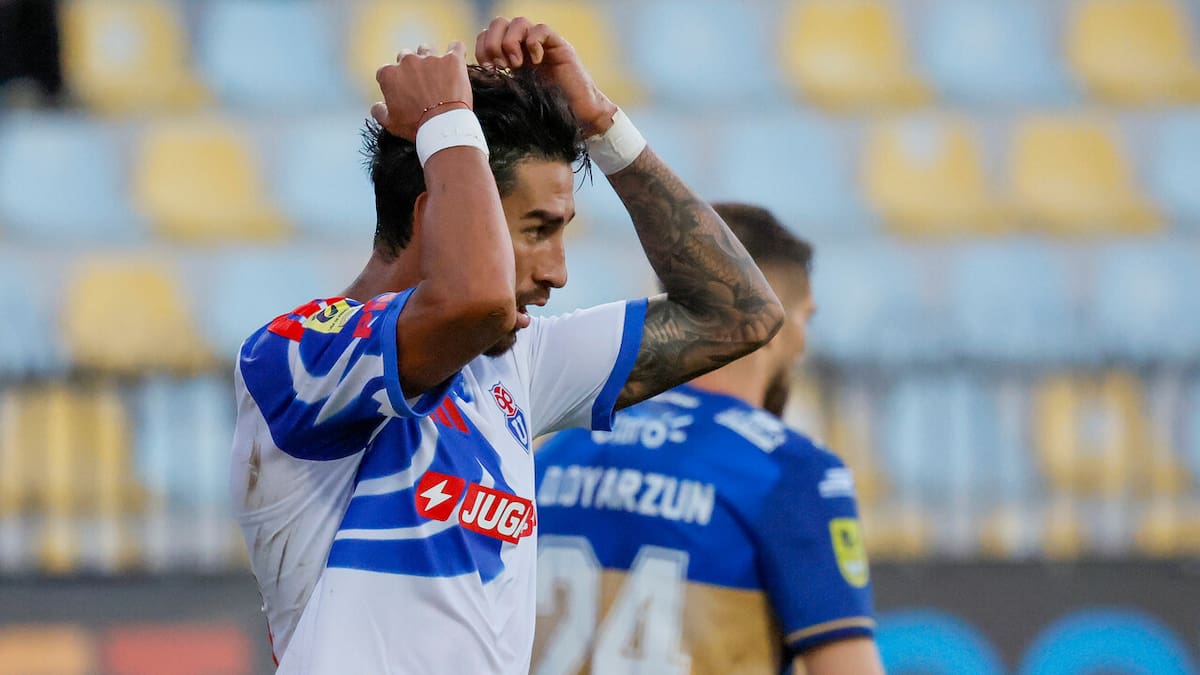 “No genera, no gana en el área”: Lucero sigue sumando críticas en la U antes del Clásico Universitario