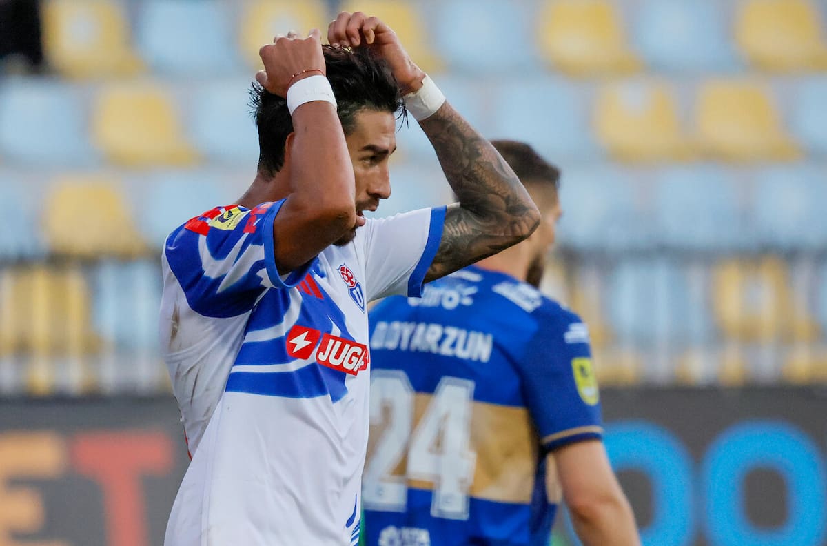 “No genera, no gana en el área”: Lucero sigue sumando críticas en la U antes del Clásico Universitario