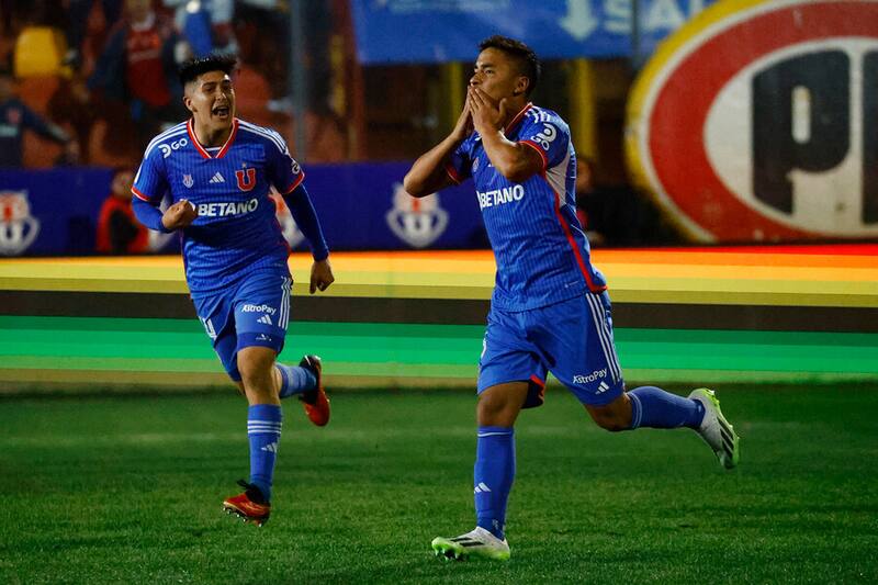 Nicolás Guerra tras anotarle a Audax Italiano en la victoria de la U por 2-0. Foto: Aton.