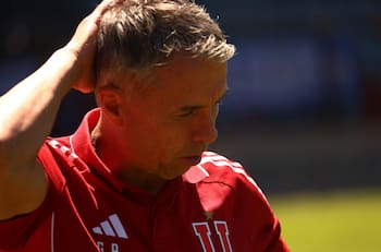 Entre la espada y la pared: el plan de Gustavo Álvarez que puede condenar a la U este 2025