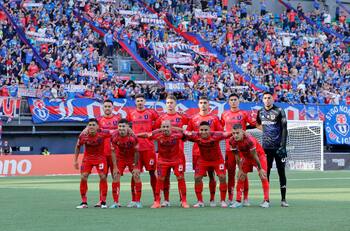 La delegación de la U para el sorteo de Copa Libertadores: recordado referente fue invitado