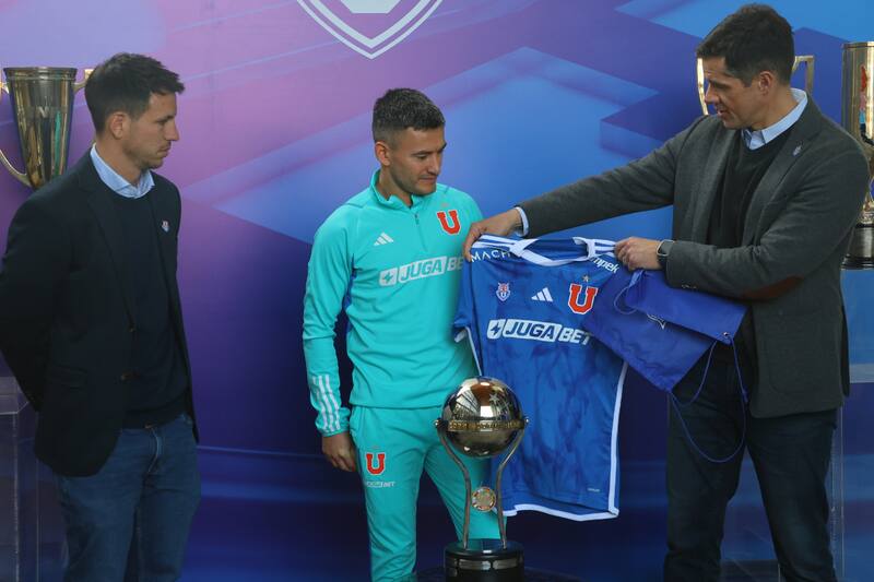 Según Marcelo Díaz, Manuel Mayo fue clave para el regreso de Charles Aránguiz. Foto: Aton.