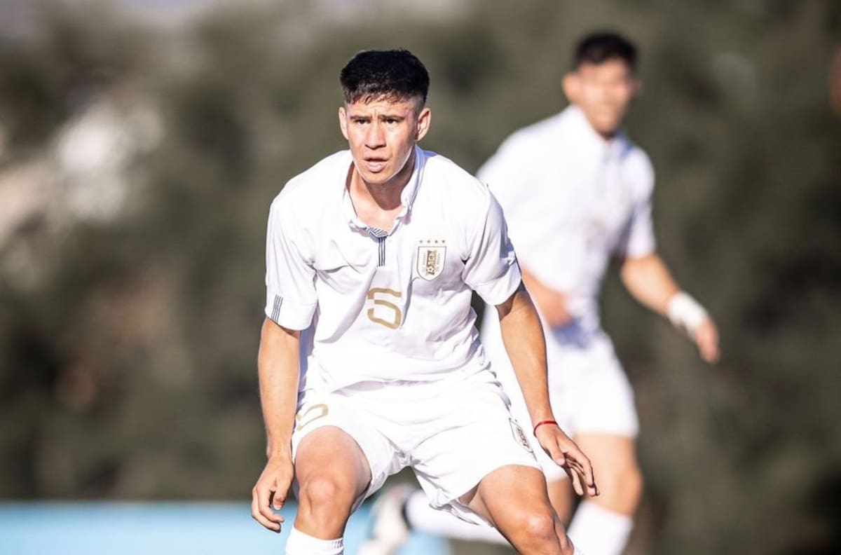 Se formó en la U, su representante lo sacó de Chile y ahora vive pesadilla en Peñarol