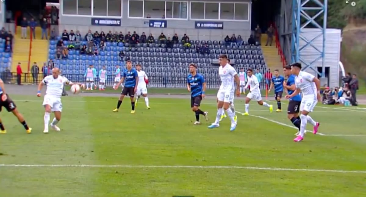 La mano de Marcelo Díaz que todo Huachipato reclamó como penal.