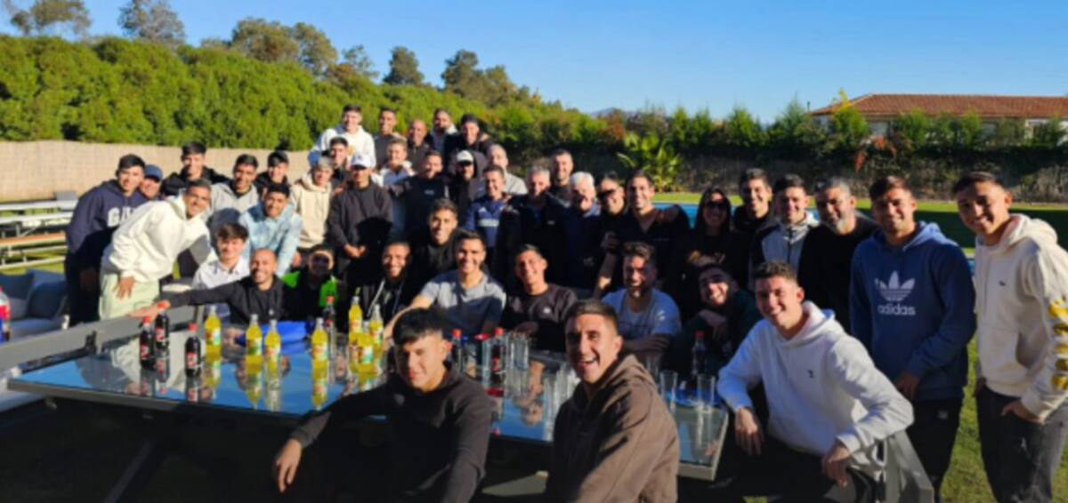 Marcelo Díaz invitó al plantel de la U a un asado en su casa.