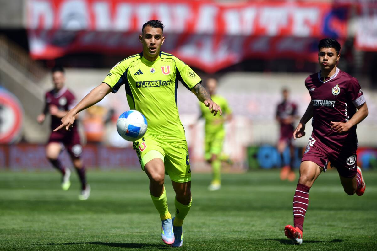 Rodrigo Contreras no ha tenido un buen año en Universidad de Chile y su futuro parece estar lejos del club. Foto: Aton.