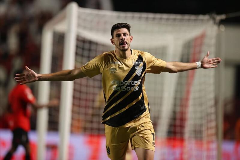 Lucas Di Yorio.
