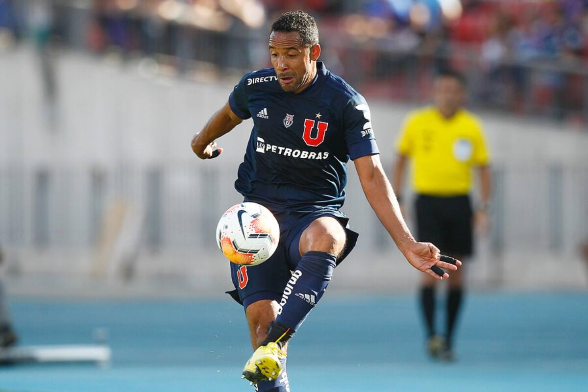 Jean Beausejour cree que Toselli debe partir como titular en el arco de la U. Foto: Aton.