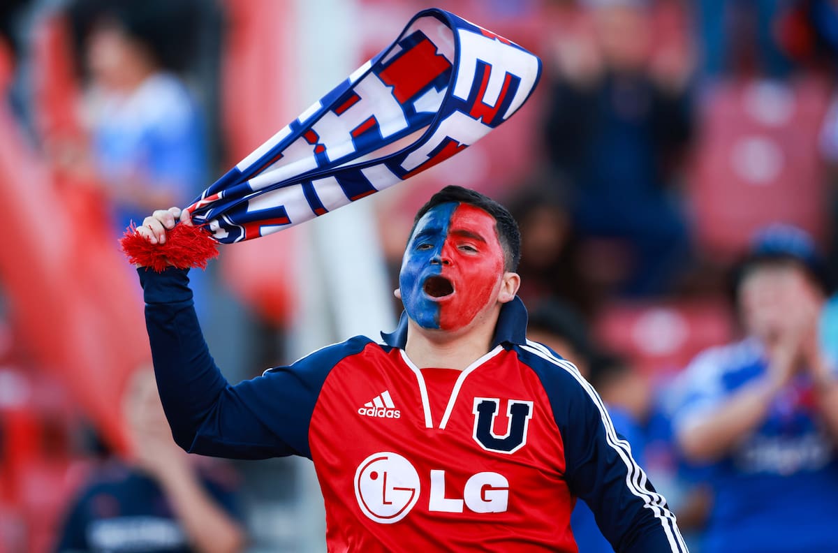 Hinchas de la U volverán a emblemático estadio del fútbol chileno