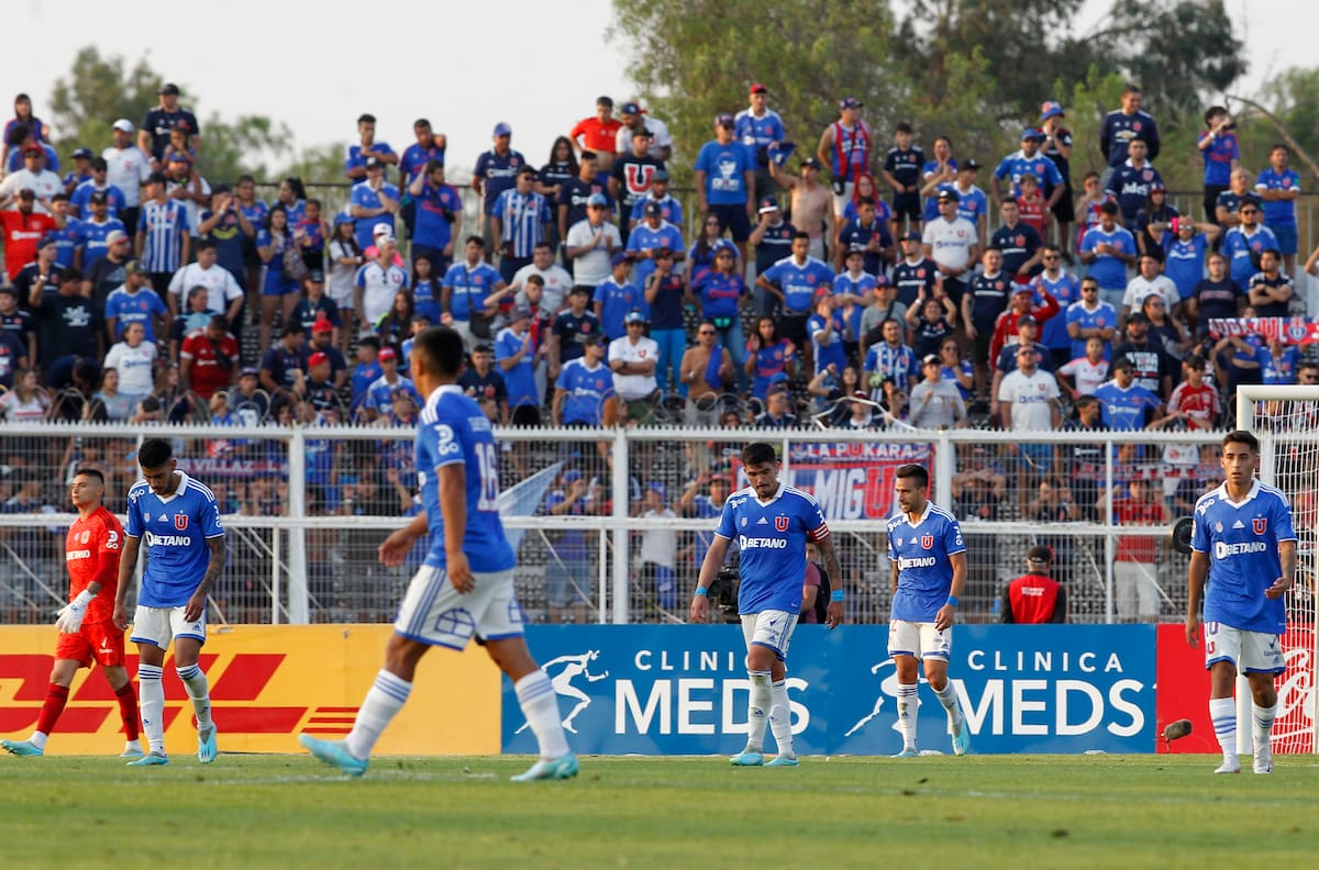 Los dos jugadores que no tienen espacio en la U y siguen en el club
