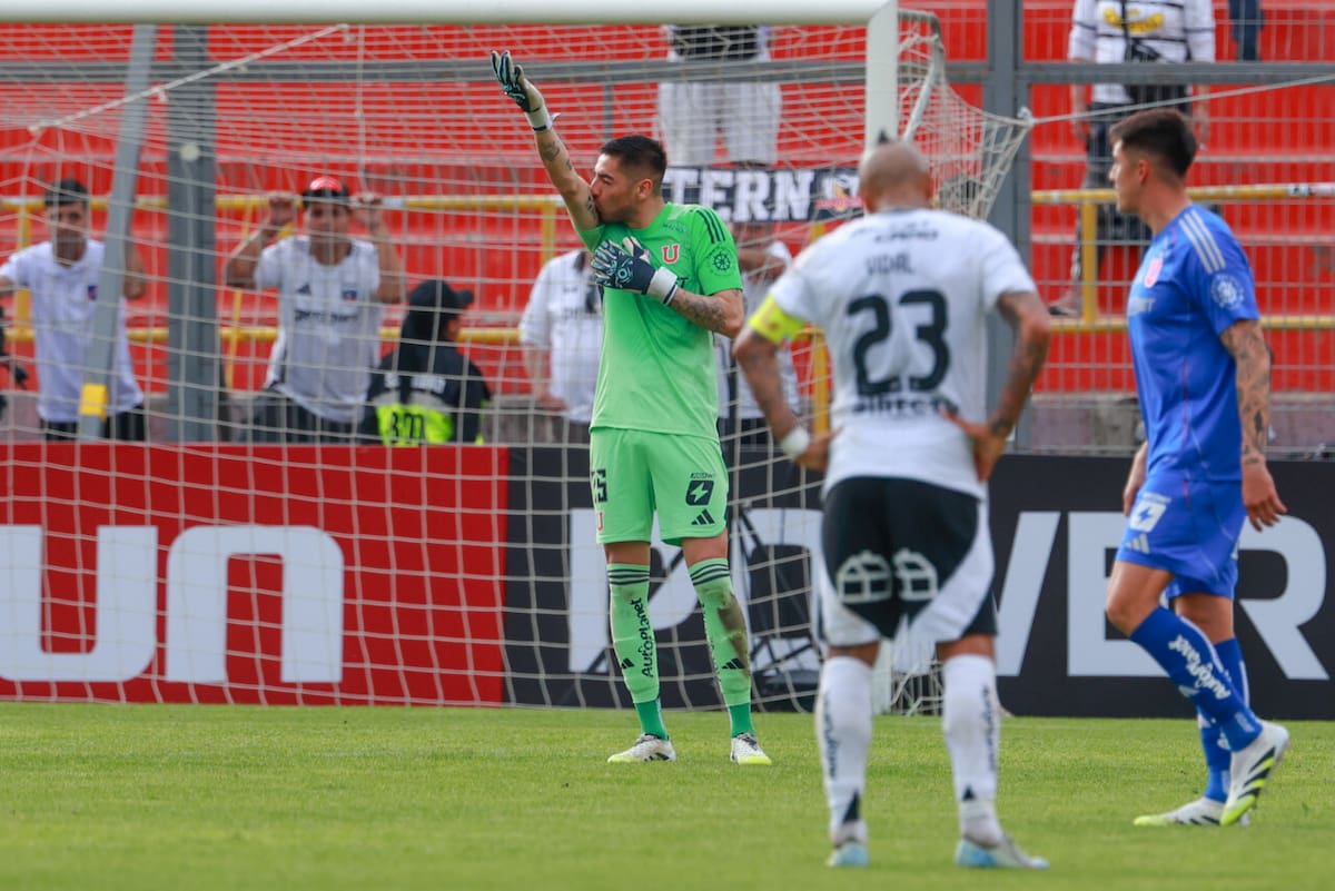 Se dio el gustito de celebrar un título ante Colo Colo en el Centenario albo. Foto: Aton.