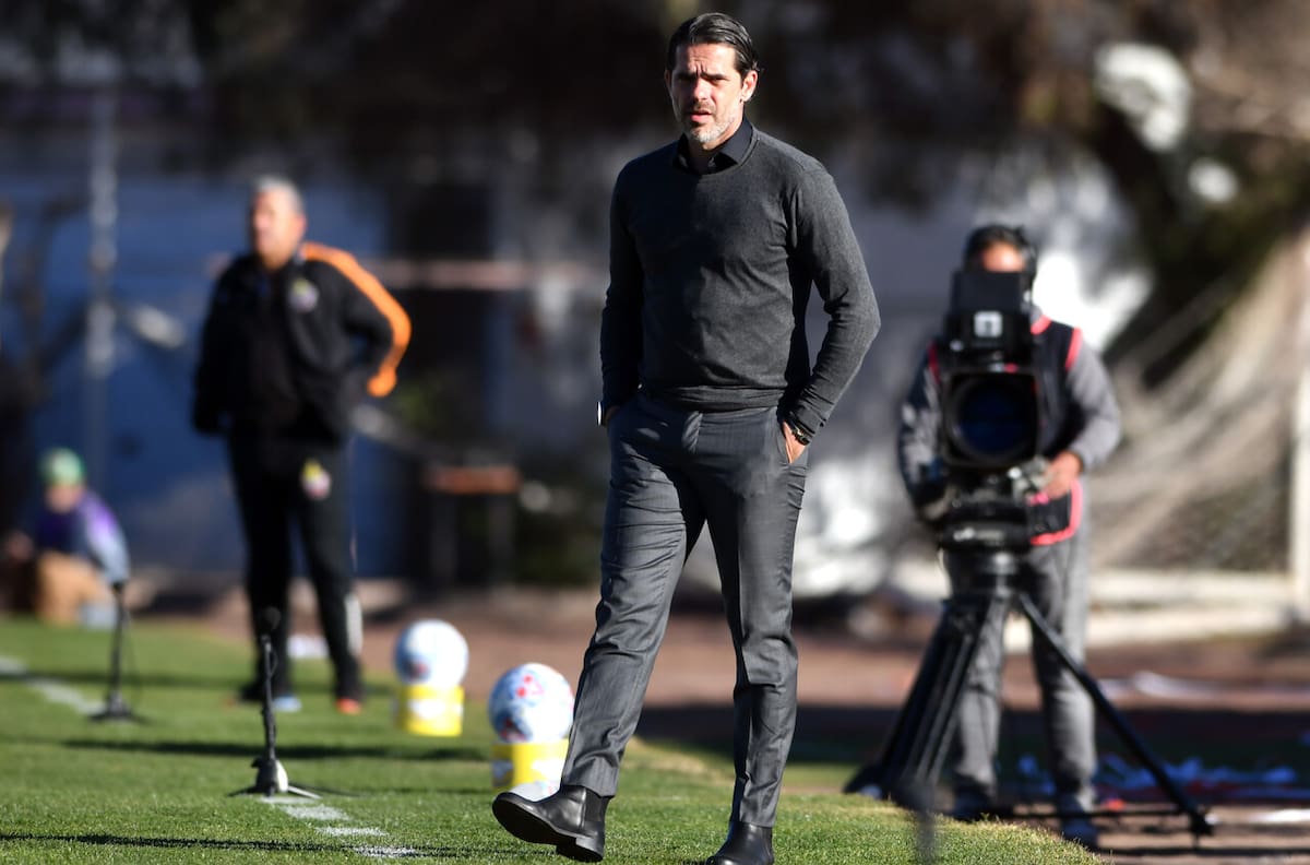 El gran problema que está enfrentando Fernando Gago en la U: evalúa tomar medidas de emergencia
