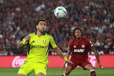 Con polémica: Lanús derrota a la U en Argentina y la deja sin final de Copa Sudamericana