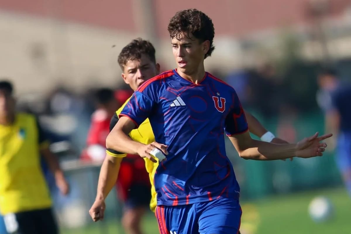 Agustín Korn, defensa central de la juvenil azul. Foto: U. de Chile Formativo.