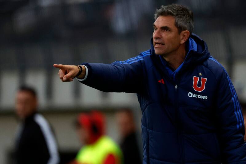 Mauricio Pellegrino en el duelo de la U con Unión La Calera. Foto: Aton.